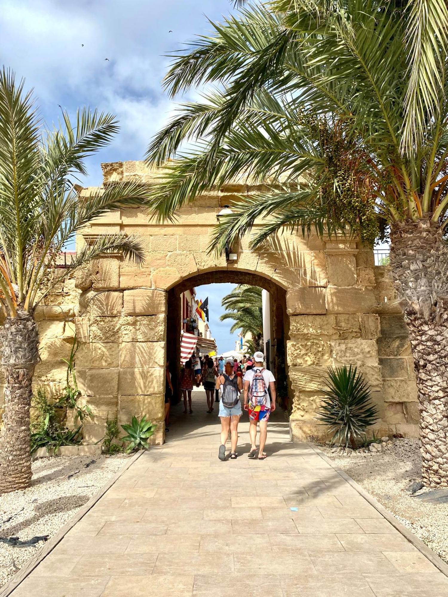 Feriehus Alicante ตอร์เรเวียคา ภายนอก รูปภาพ